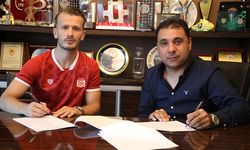 Sivasspor, Abdulkadir Parmak'ı kadrosuna kattı