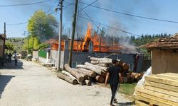 Evlerindeki Yangını Farketmediler, Komşuları Sayesinde Kurtuldular