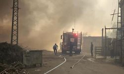 Gaziantep'te Otluk Bölgede Yangın Çıktı: Bazı Evler Tahliye Edildi