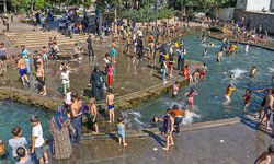 Diyarbakır'da Termometreler 48'i Gösterdi; Çocuklar Havuzda Serinlemeye Çalıştı