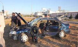 Suluova Kavşağında 3 Otomobil Çarpıştı:7 Yaralı