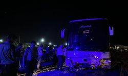 Yolcu Otobüsü Kavşağa Çıktı : 16 Kişi Yaralandı