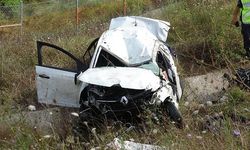 100 Metreden Yuvarlanan Araçtaki Sürücü ve 2 Oğlu Öldü, Eşi Yaralandı