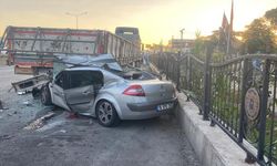 Otomobil, Park Halindeki TIR'a Çarptı: 4 Ölü, 2 Yaralı