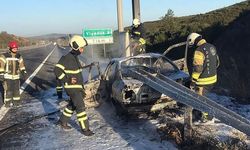 Bariyerlere Saplanan Otomobil Yandı: 3 Yaralı