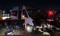 Servis Minibüsü İle Otomobil Kaza Yaptı: 6 Yaralı