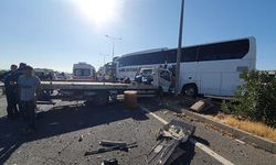 Diyarbakır’da Çekici, Kamyon ve Yolcu Otobüsünün Karıştığı Kazada 6 Kişi Yaralandı