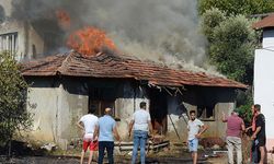 Antalya’da Ot Yangını 2 Eve Sıçradı