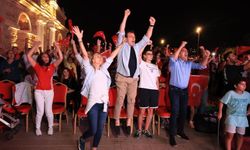İstanbul'da Türk Bayrakları İle Şampiyonluk Coşkusu; Vali Gül O Heyecana Ortak Oldu