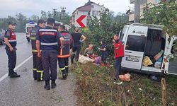Ordu’daFındık İşçilerini Taşıyan Minibüs Kaza Yaptı: 5’i Çocuk 17 Yaralı