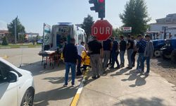 Erbaa'da Motosiklet Otomobile Çarptı, Sürücüsü Yaralandı
