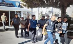 34 Kaçak Göçmen İle 3 Organizatör Şüphelisi Yakalanarak Tutuklandı