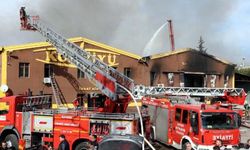 Yatak Ve Baza Fabrikasında Yangın Çıktı: 1 Yaralı
