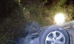 Takla Atan Otomobilde Sıkışan 2 Kişi Yaralandı