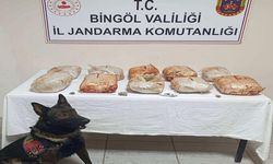 Otomobildeki Salça Kovaları ve Patates Çuvallarından 10 Kilogram Esrar Bulundu