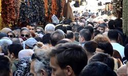 İstanbul Mısır Çarşısı’nda İnsan Seli