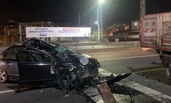 Kamyona Çarpan Otomobildeki 4 Kişi Yaralandı