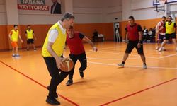 Başkan Eroğlu Gençlerle Basketbol Maçı Yaptı