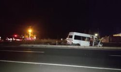 Minibüs İle Otomobilin Çarpıştığı Kazada Yaralanan 14 Kişi Taburcu Oldu