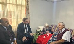 Erbaa İlçe Kaymakamı 100'üncü Yılda 100 Yaşındaki Zeynep Teyzeyi Ziyaret Etti