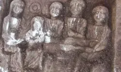 Hafriyat Kazısında Molozlar Arasında 1800 Yıllık Mermer Stel Bulundu