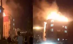 Apartmanın Çatısında Çıkan Yangın Korkuttu