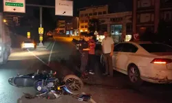 Motosiklet Otomobile Çarptı: 1 Yaralı