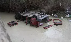 Hafif Ticari Araç Gediz Nehri'ne Uçtu: 3 Ölü