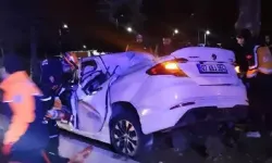Otomobil Ağaca Çarptı: 4 Yaralı