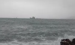 Fırtına Nedeniyle Yük Gemileri Kıyıya Yaklaştı