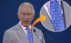 Kral Charles’ın Yunanistan Bayraklı Kravatı Dikkat Çekti