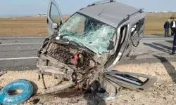 Siirt'te 3 Aracın Karıştığı Kaza; Tır Şoförü Öldü, 1'i Ağır 2 Yaralı