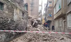 Diyarbakır’da 5 Katlı Ağır Hasarlı Bina Çöktü; Arama Kurtarma Çalışması Başlatıldı