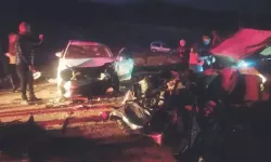 Adıyaman'da İki Otomobil Kafa Kafaya Çarpıştı: 4 Ölü, 6 Yaralı
