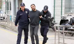 Ruhsatsız tabancasını atıp, kaçtı; kendisini yakalayan polisin parmağını kırdı