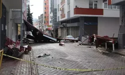 Samsun'da kuvvetli rüzgar; 12 katlı binanın çatısı uçtu