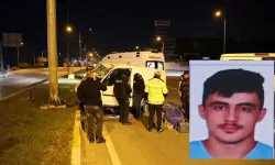 Trafik Levhası Direğine Çarpan Hafif Ticari Aracın Sürücüsü Öldü