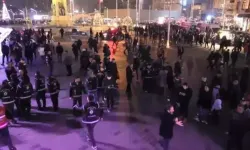 İstanbul, Ankara Ve İzmir'de Kaçak Göçmen Denetimi: 129 Kişi Yakalandı