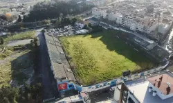 Zeytinburnu'nda Davalık Olan 16 Bin Kişilik Stadyum Kaderine Terk Edildi