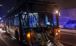 Şişli'de İETT Otobüsü Park Halindeki Kamyona Çarptı: 9 Yaralı
