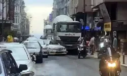 İstanbul’da Beton Mikseri Otomobile Çarptı