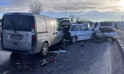 Sivas'ta, 10 Aracın Karıştığı Zincirleme Kazada 1 Yaralı