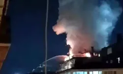 Ailesiyle tartışıp oturdukları apartmanın teras katını ateşe verdi