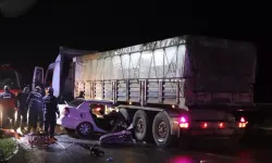 Şanlıurfa'da, TIR'ın Altına Giren Otomobilde Ölen 3 Genç, Toprağa Verildi