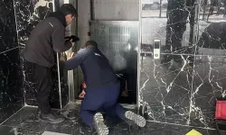 Tamir Ettiği Asansörün Üzerine Düşmesiyle Ağır Yaralandı