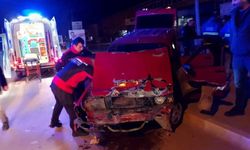 Erbaa Otogar Kavşağında Minibüs ile Otomobil Çarpıştı: 3 Yaralı