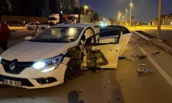 Bursa'da İki Otomobilin Çarpıştığı Kazada 4 Kişi Yaralandı