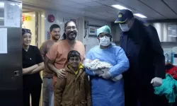 6 Şubat Depremi Sonrası 'TCG Bayraktar' Gemisinde Doğan Bebeklere Yaş Günü Kutlaması