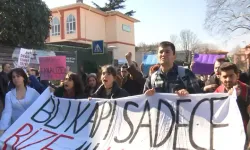 İstanbul Üniversitesi Öğrencilerinden Protesto