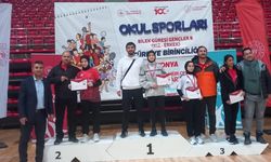 Erbaalı Öğrenci Bilek Güreşinde Türkiye Şampiyonu Oldu